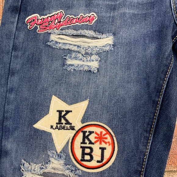 Machine patched woman’s jeans. Size 26 - Picture 10 of 12